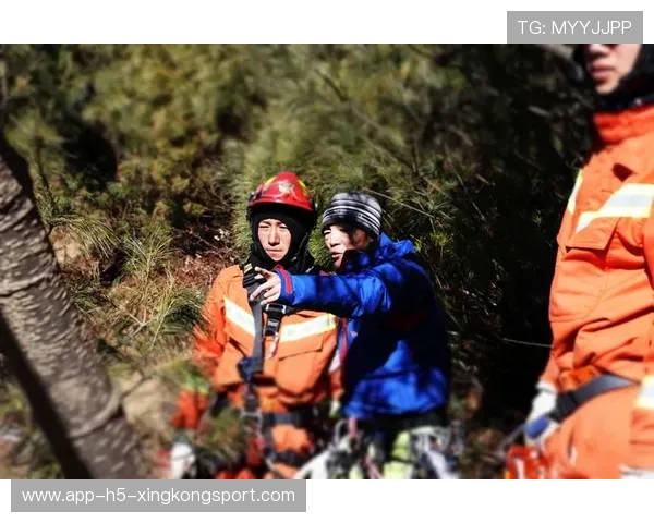 波尔多埃利斯多次加练突破